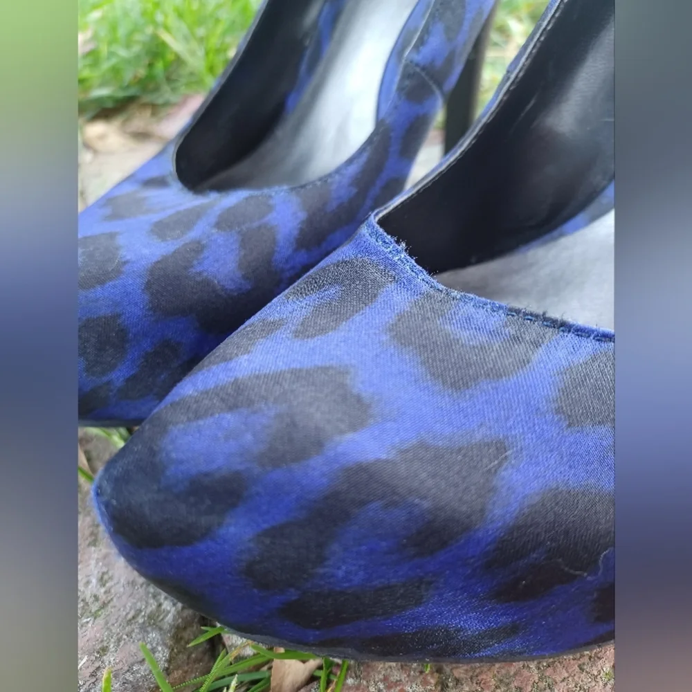 Vintage y2k Carlos Santana platform black blue platform cheetah pumps heels 6.5